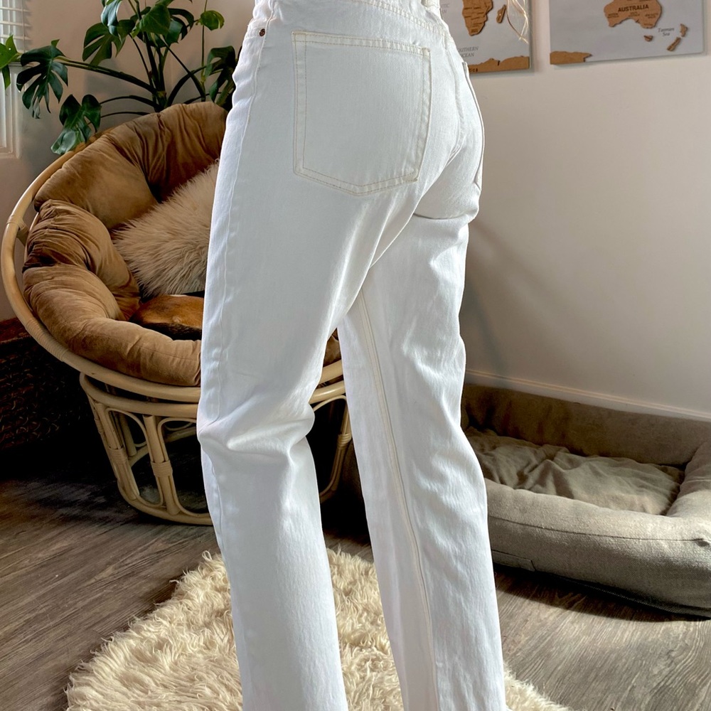 Zara High Rise Wide Leg White Jeans Raw Hem Size 6 / EUR 38